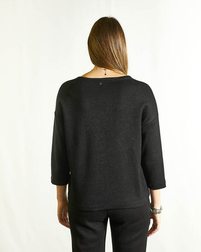 MAGLIA NERA CON CUORE ROSSO