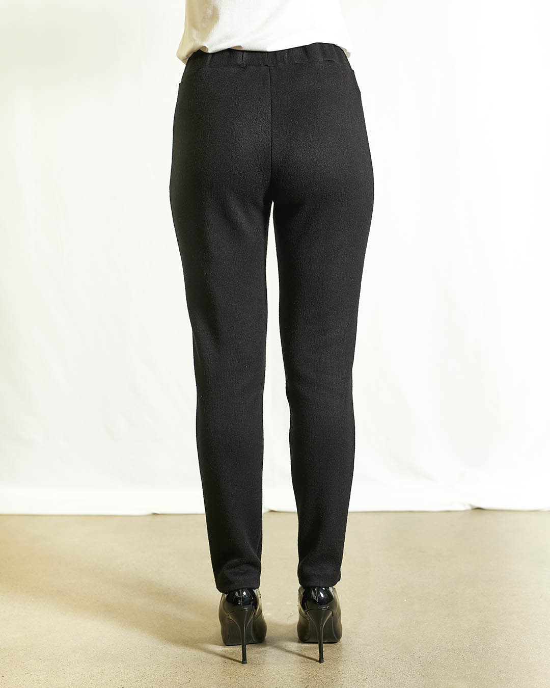 PANTALONE TINTA UNITA IN MAGLIA NERO