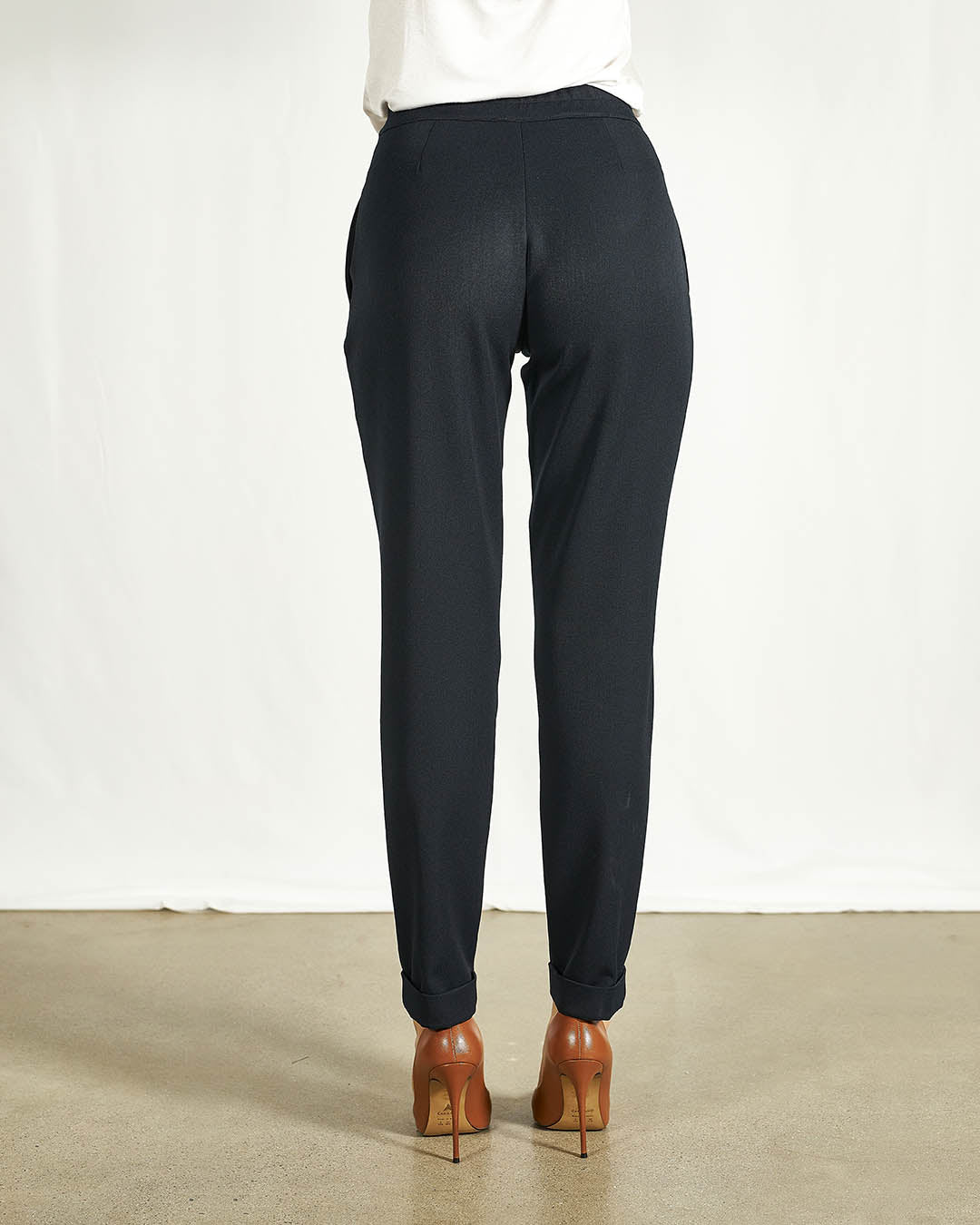 PANTALONE CON PENCES BLU