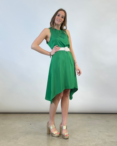 ABITO IN RASO CON CINTURA VERDE