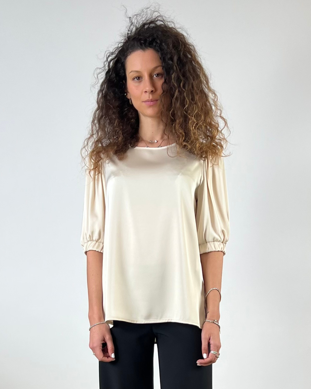 BLUSA CON MANICA A SBUFFO BEIGE
