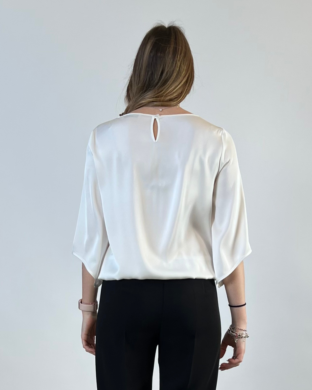 BLUSA CON MANICA A CAMPANA BIANCA