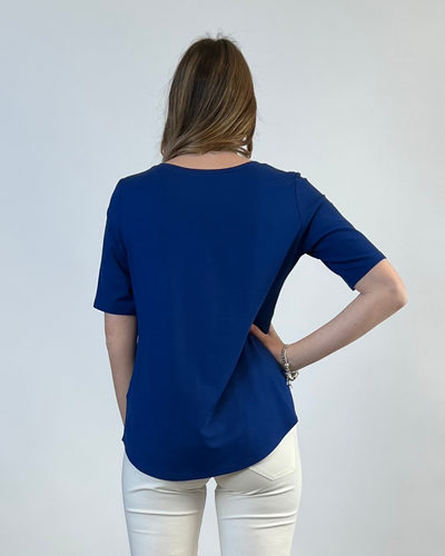 T-SHIRT CON TASCHINE TINTA UNITA BLU CHIARO