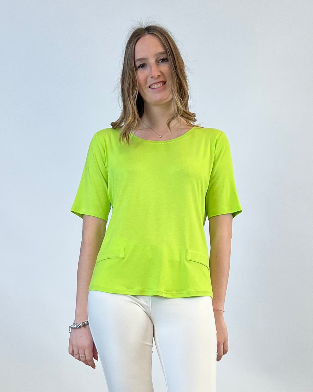 T-SHIRT CON TASCHINE TINTA UNITA VERDE