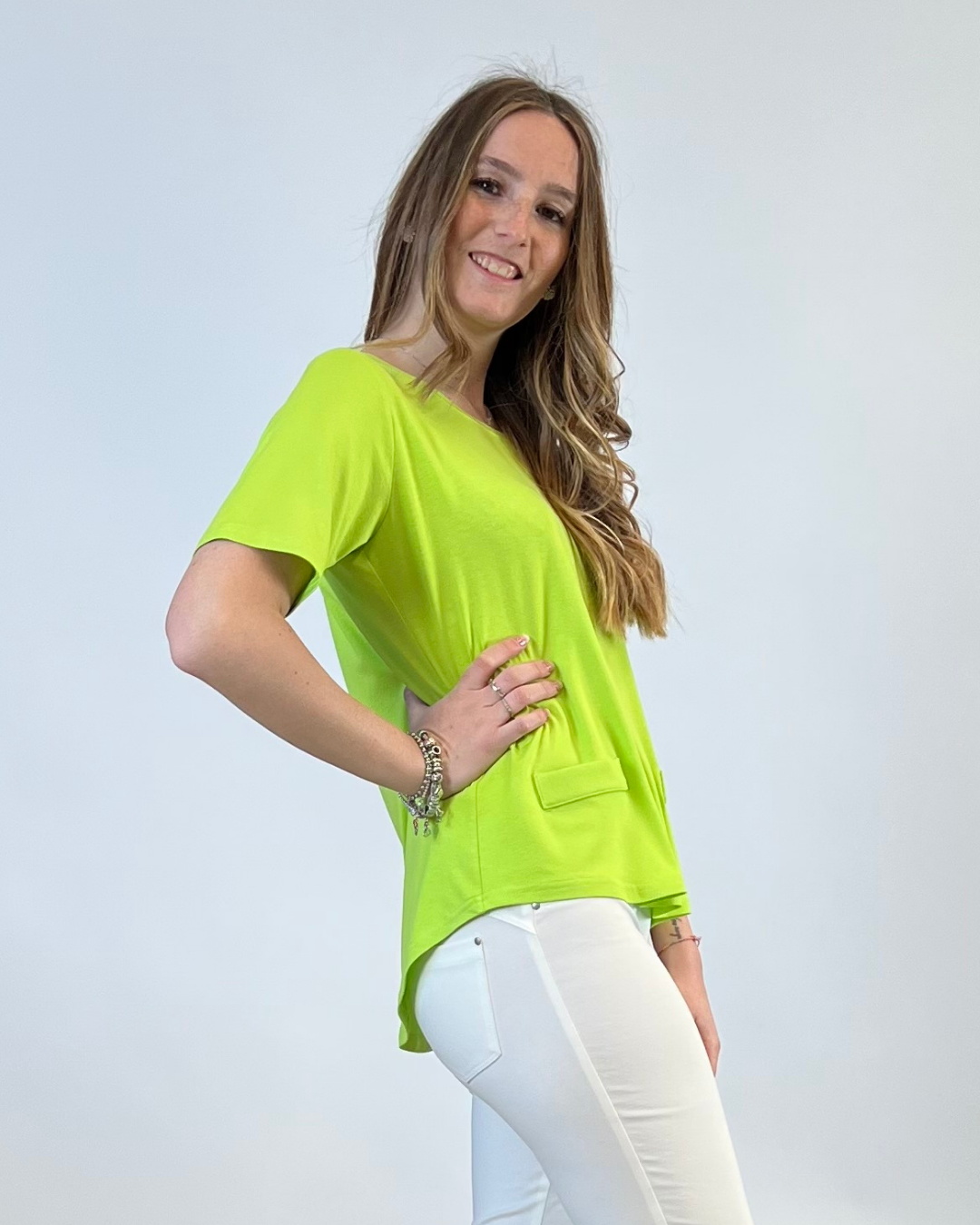 T-SHIRT CON TASCHINE TINTA UNITA VERDE