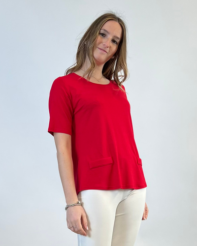 T-SHIRT CON TASCHINE TINTA UNITA ROSSA