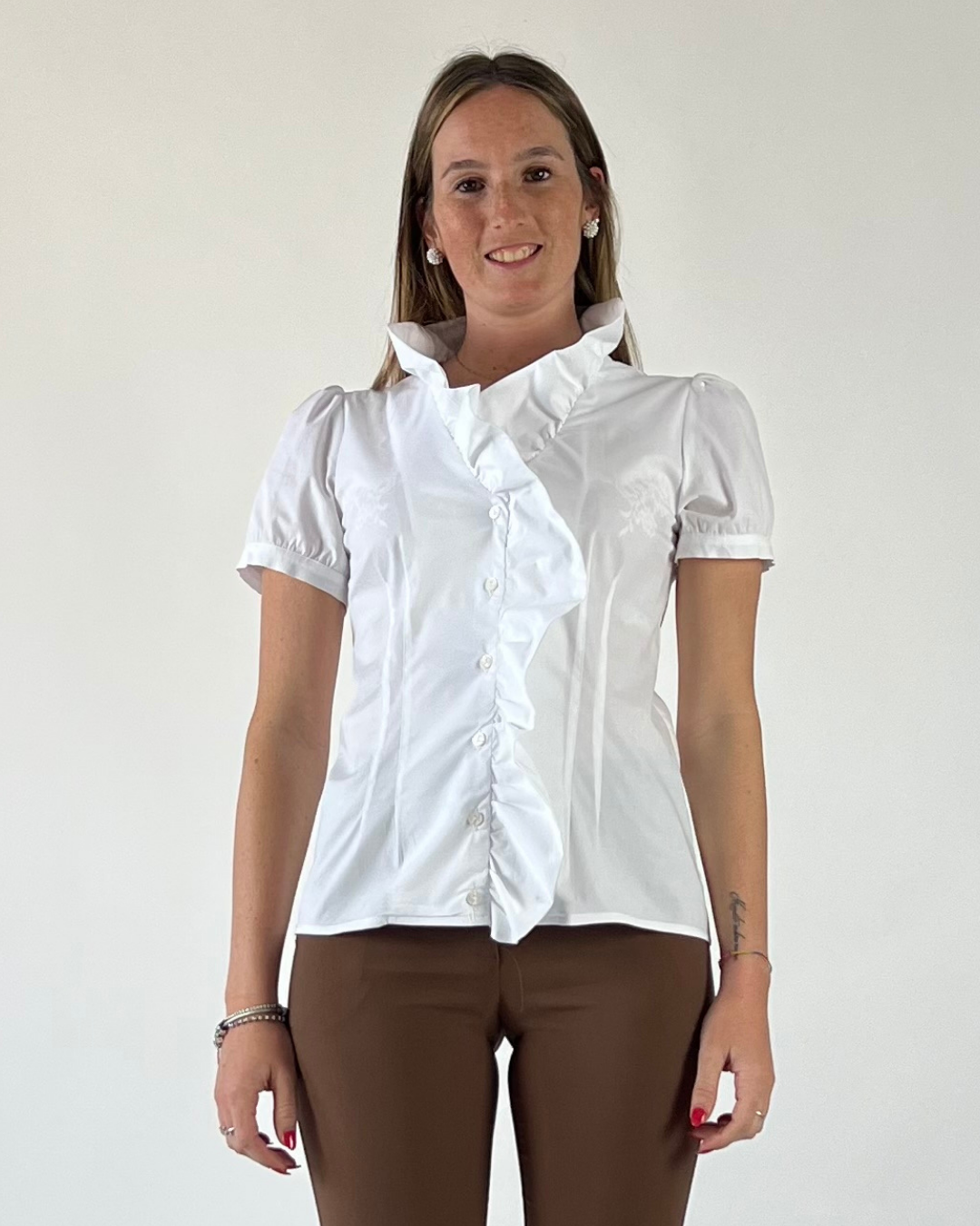 CAMICIA CON JABOT IN TINTA UNITA BIANCA