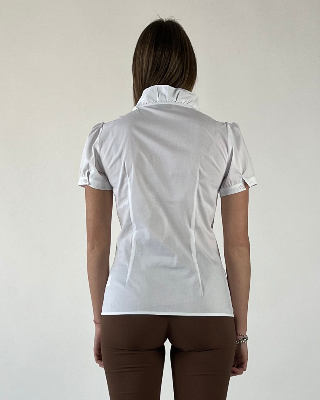 CAMICIA CON JABOT IN TINTA UNITA BIANCA