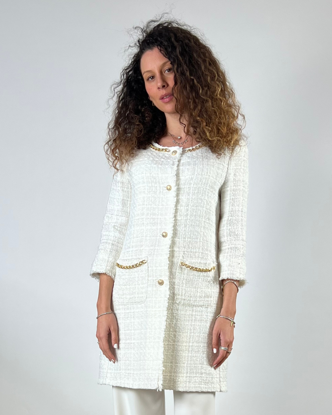 GIACCA BOUCLE LUNGA CON CATENA BIANCA