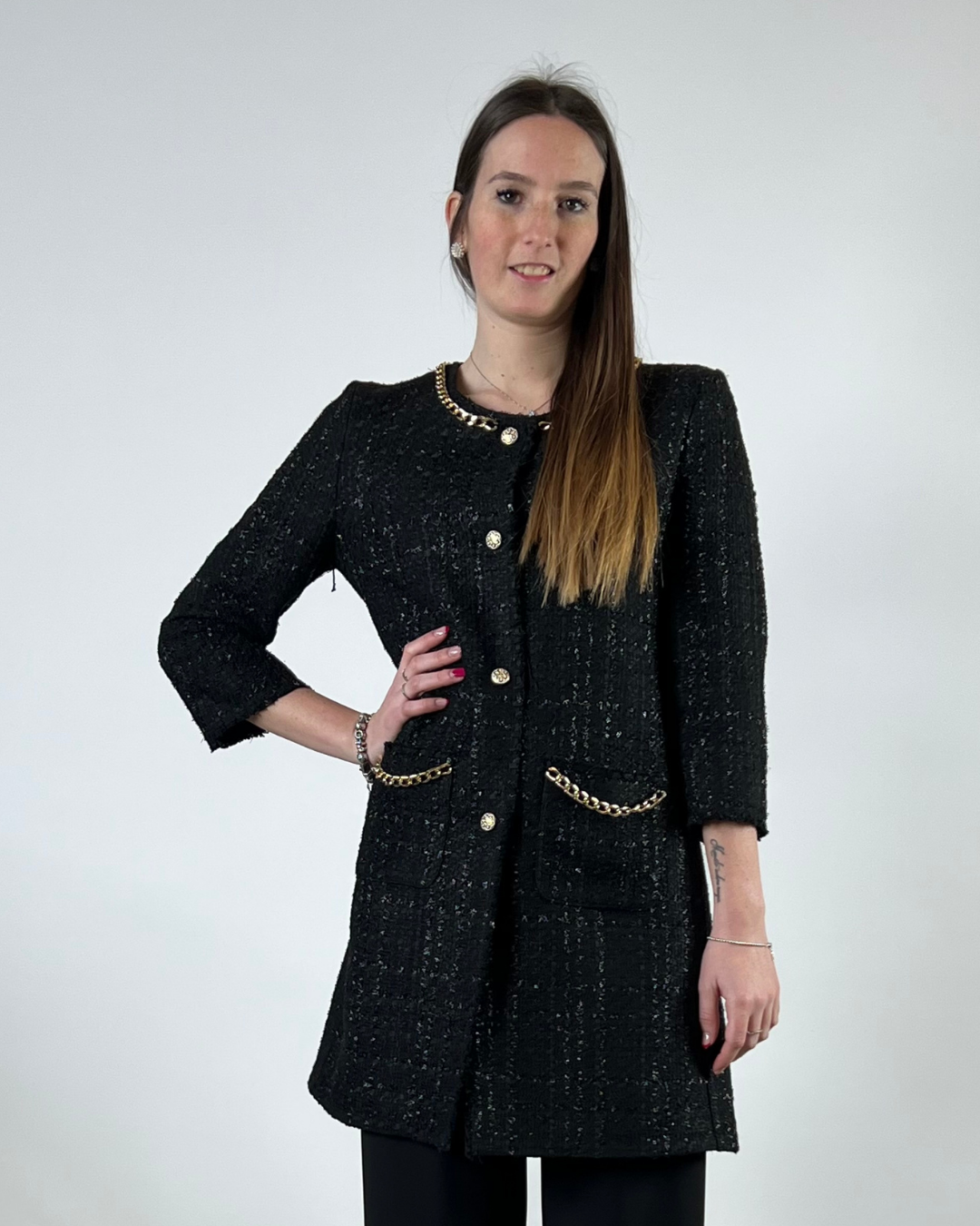GIACCA BOUCLE LUNGA CON CATENA NERA