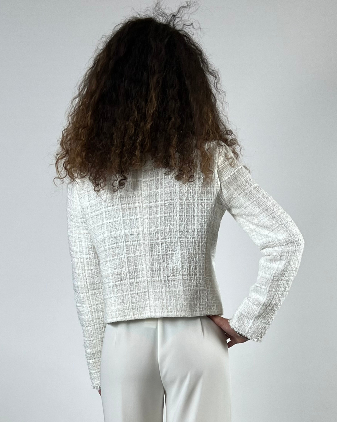 GIACCA BOUCLE CORTA CON CATENA BIANCA