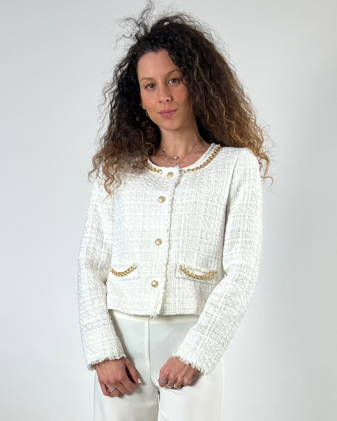 GIACCA BOUCLE CORTA CON CATENA BIANCA