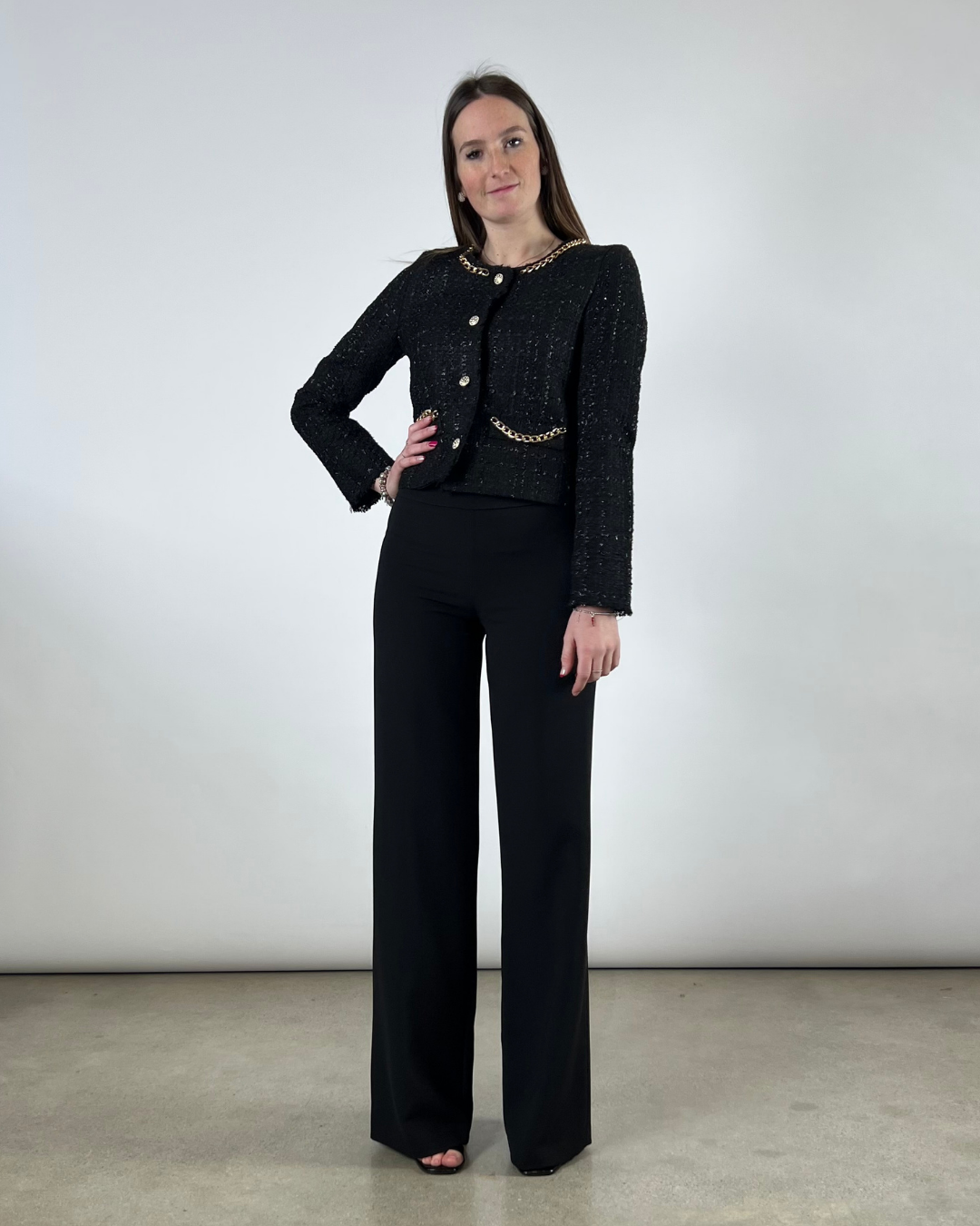 GIACCA BOUCLE CORTA CON CATENA NERO