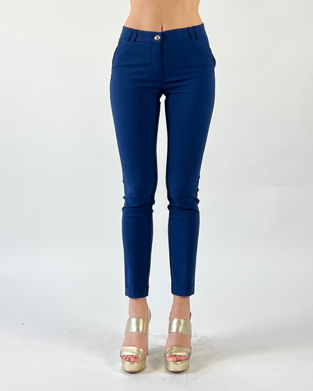 PANTALONE SKINNY TINTA UNITA CON RISVOLTO BLU