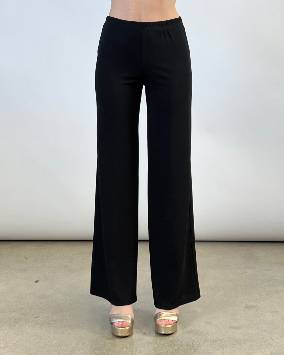 PANTALONE CON ELASTICO IN VITA NERO