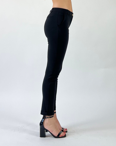 PANTALONE SKINNY TINTA UNITA CON RISVOLTO NERO