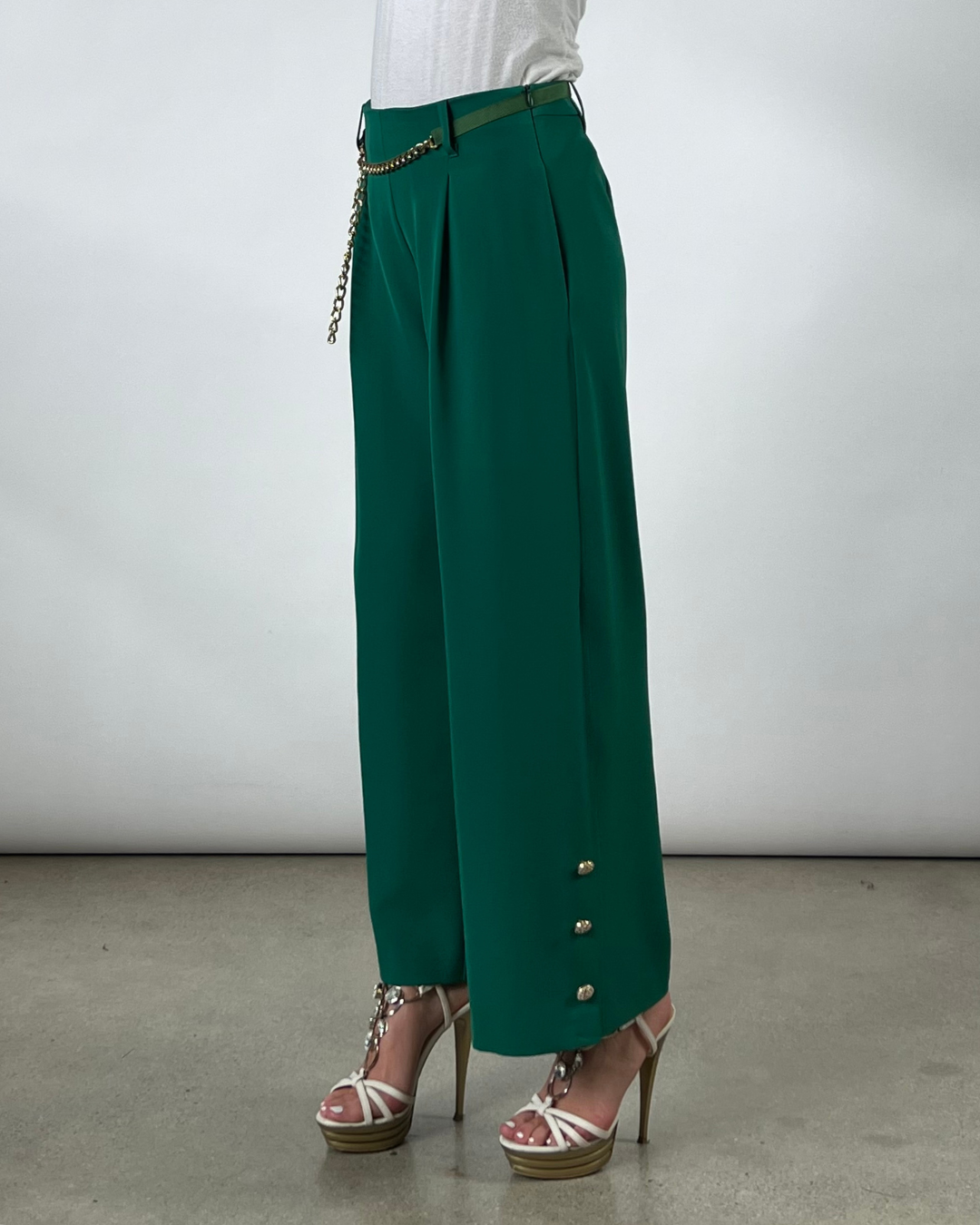 PANTALONE GAUCHO CON CINTURA VERDE